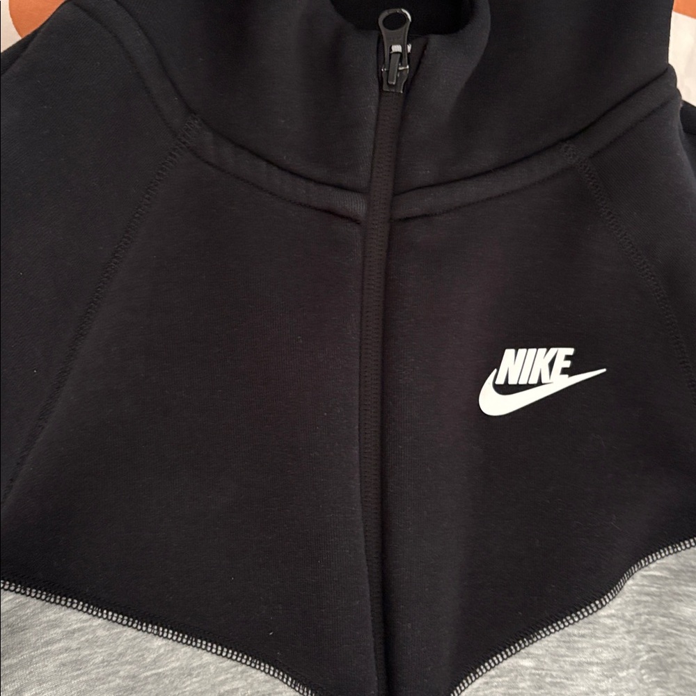 Nike Kids Black and Gray Nike tech - Picture 7 of 11